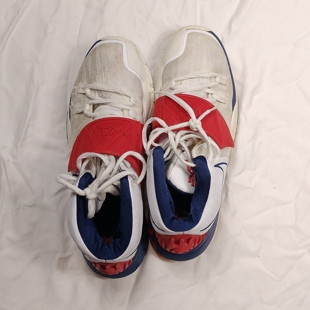 Nike youth shoes size 10